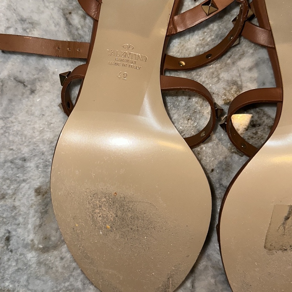 Authentic Valentino Rockstud Heel - Picture 5 of 5
